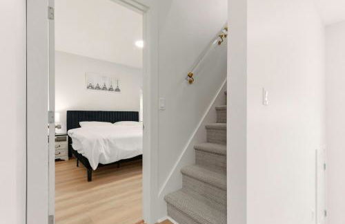 NEW! Gated, Secure, Modern, Beauriful 6 bdr, 4 bth, Near Everything - Foto 25