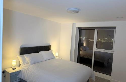 Serenity Waterfront 2 Bed Apartment - Foto 43