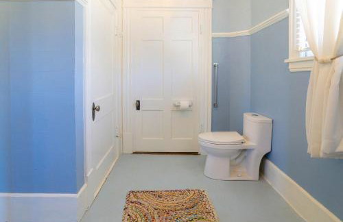 1906 Haus Stay for 13 with Access to Pool Hot Tub - Foto 29