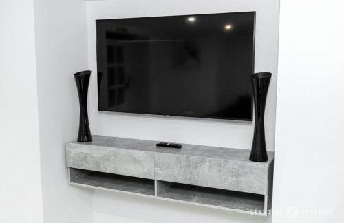 Mousehole by Grandeur Property - Photo 14