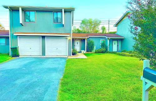 Big, Tidy, Cushy, & Activities - Foto 53