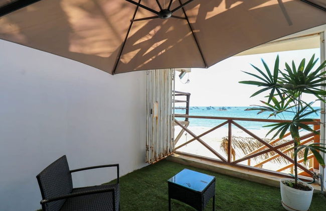 Fascinating 2BR With Spectacular Ocean View - Photo 16