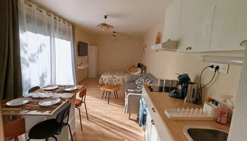 Studio climatisé-terrasse-Netflix-jardin à 10 min de Cassis - Foto 3