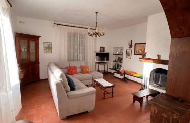 All'Acqua Santa, immersi nella natura - Foto 15