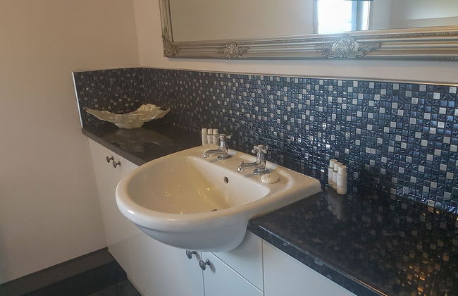 Apartment 19 - Photo 16