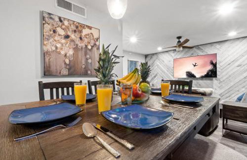 The Plaza - An Irvie Home w Summer Pool - Photo 8