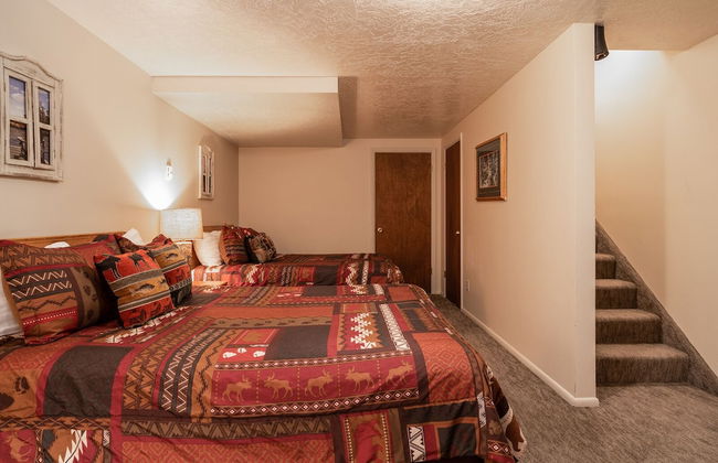 Huckleberry House - Photo 8