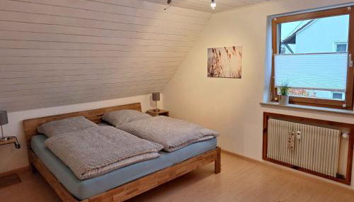 Gemütliches Ferienhaus in Schnaid mit zwei separaten und geräumigen Wohnungen - ausgestattet mit je einer großen Küche, zwei Schlafzimmern und einem Badezimmer - Foto 4