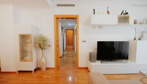 Family & Friends Apartment with Pool - Foto 2