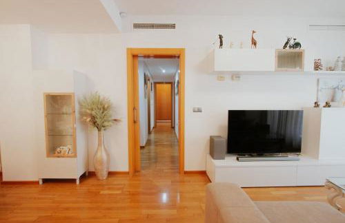 Family & Friends Apartment with Pool - Foto 2