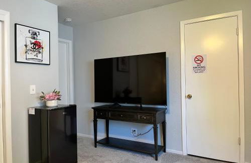 Cozy Suite with Private Patio Close to Downtown and UC Davis Medical Center - Foto 5