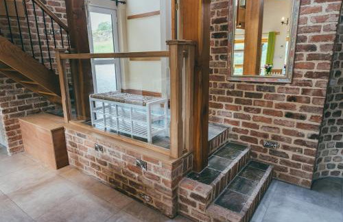 Deerclose West Farmhouse - Photo 15