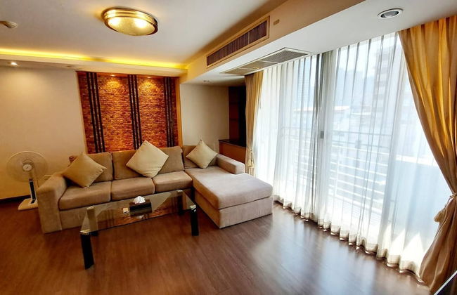 5B - 2 Bedroom Downtown Apartment With Shared Pool - Photo 1