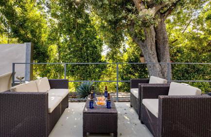 LA Hillside Retreat w Pool Views Fire Pit Outdoor Lounging Casa Bellagio by AvantStay - Foto 50