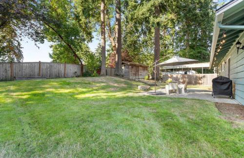 Peaceful Family Retreat Home w Firepit n Grill - Foto 13