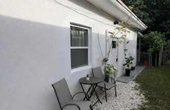 Quiet Studio Retreat attached to big House - Foto 2