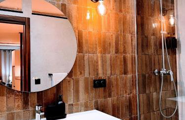 The 153 Hotel - Photo 55