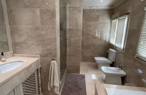 Beautiful villa 2 steps from the BEACH - Photo 21