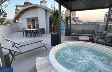 Suite Panoramic Attico con Jacuzzi Privata - Foto 32