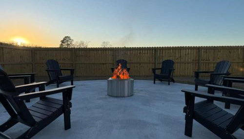 Royal Flush Villa - King Bed near WinStar - Foto 3