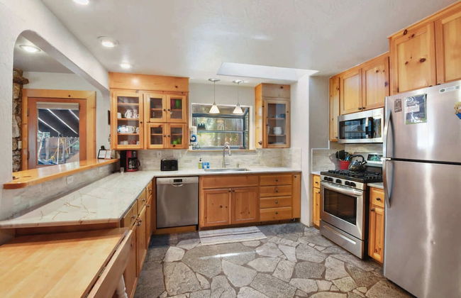 Elm Street Getaway Sleeps 8! - Foto 9