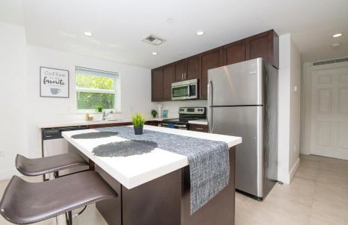 Spacious entire Apartment with Free Parking - Foto 29