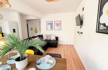 Vizinho -Central - perto praia - Wi-Fi - Foto 2