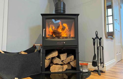 Private Countryside Annexe with Exclusive Wood Burner, Outdoor Hot Shower & Views - Foto 3