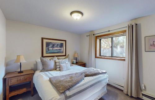 Remodeled Mountain-View Escape - Foto 23