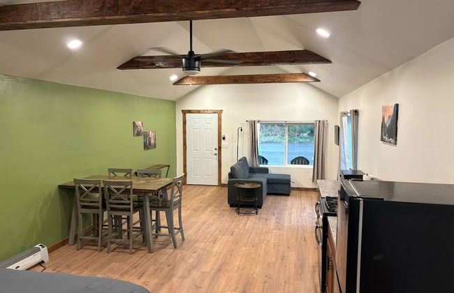 Backcountry Outfitters - Foto 6