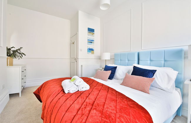 Beautifully Designed 2 Bed Apartment - Foto 2