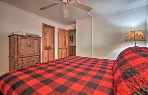 Serene Sky Valley Family Chalet with Fireplace - Foto 28