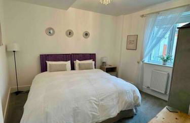 CC - Central Location Top Floor 2 Bed Deluxe Modern Apartment - Foto 7