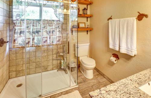 Fish Haven Cabin with Game Room, Views and Deck! - Foto 19