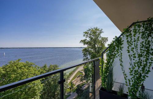Modern Apartment by the Lake with Parking & Sauna in Zegrze by Noclegi Renters - Foto 24