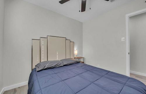 Cozy 5BR Home Sleeps 12 Near Downtown Austin and Tesla - Foto 19
