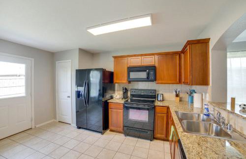 Quiet Suburban Home with Private Yard in Seagoville! - Foto 7