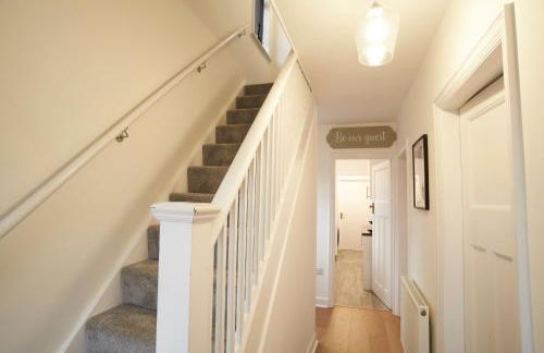 Doctors lane Stylish 3 Bedroom contractor Family House with Parking - Photo 36