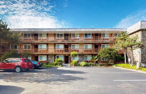 Cozy Coastal Condo Steps from the Beach with Deck Views - Foto 34