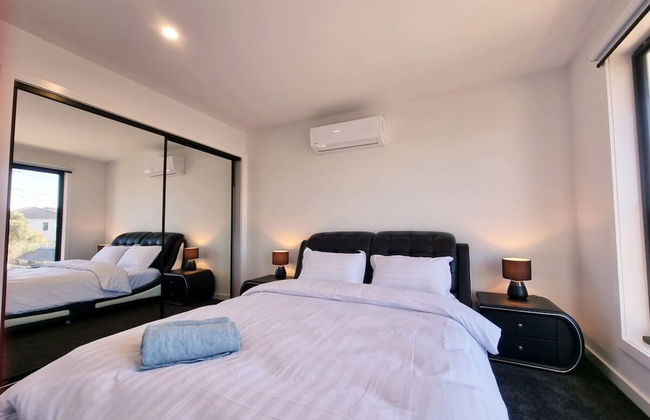 Brand new House - Modern Home in Great Location - Foto 12