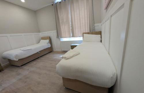 Numero Uno Ensuite 3BR Flat Hot Tub Wifi Parking Contractor and Group Friendly - Foto 8