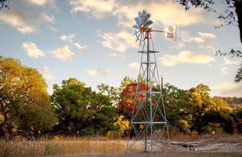 Feed Deer and Chickens Cozy Cottage 8 min to Boerne - Photo 35
