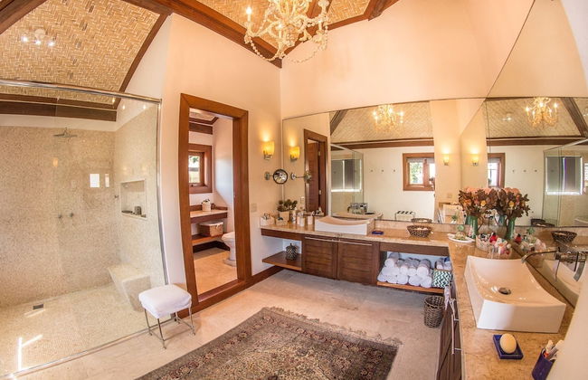 Mansão Exuberante Pé na Areia Ferradura - Photo 34