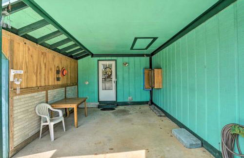 Charming Ingram Home with Yard and Furnished Patio! - Foto 24