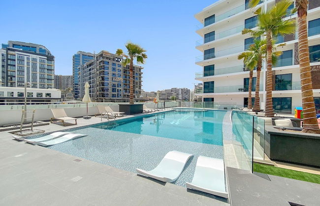 New 1-bedroom in Prime Gardens With Pool and gym - Photo 13