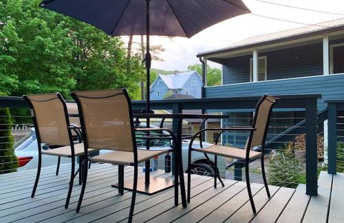Spacious Arts Crafts Village Home Perfect Summer Base Near Trails Events - Foto 23