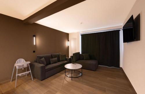 Emily Suites - Photo 16