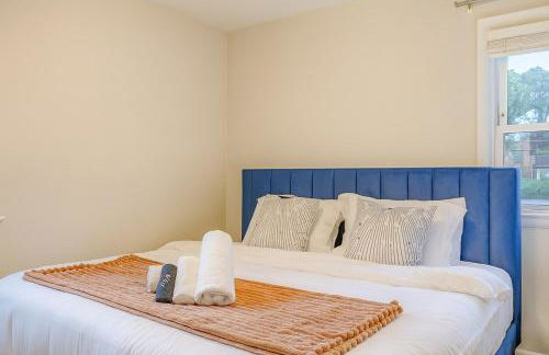 Stylish Forest Retreat Minutes from DC - Gary - Foto 12