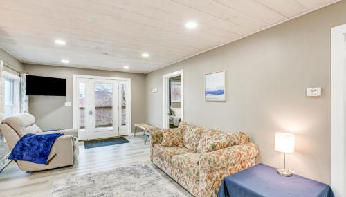 Cozy Maine Getaway Covered Deck, Walk to Beach! - Foto 4