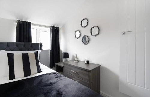 Chic Retreat Coastal Town Sleeps 4 - Foto 9